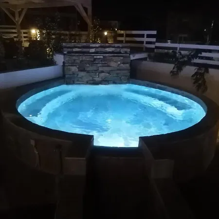 View Semi-basement *